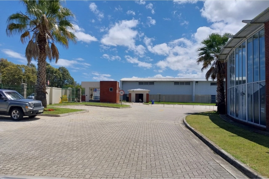 To Let commercial Property for Rent in Fairview Eastern Cape